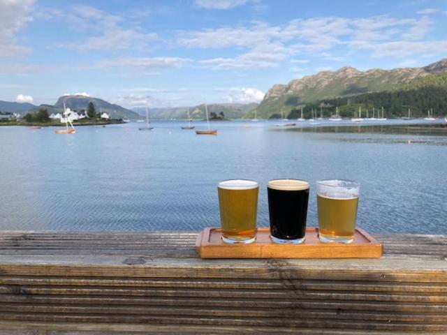Tigh Mairi At Mary'S Thatched Cottages Elgol ภายนอก รูปภาพ