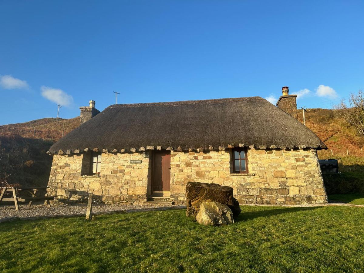 Tigh Mairi At Mary'S Thatched Cottages Elgol ภายนอก รูปภาพ