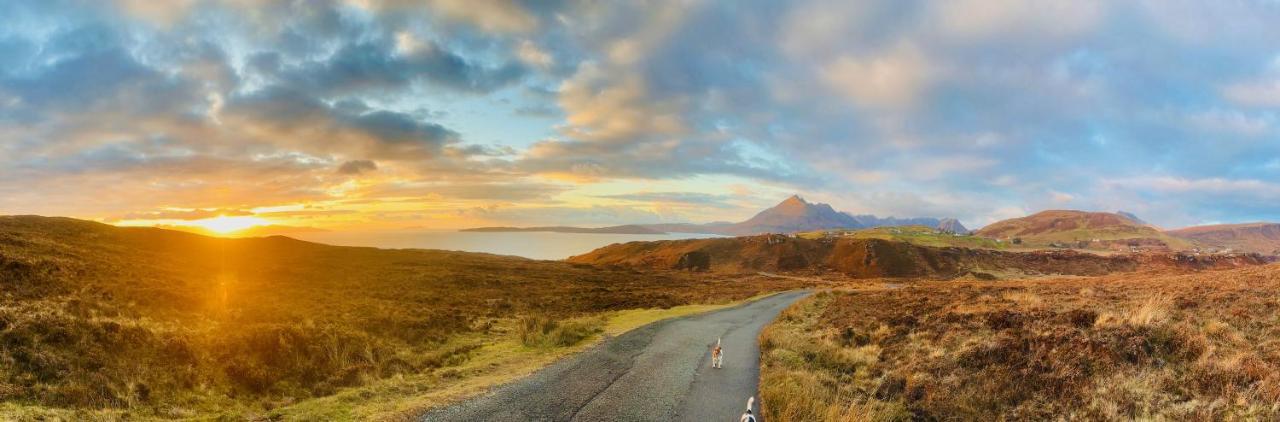 Tigh Mairi At Mary'S Thatched Cottages Elgol ภายนอก รูปภาพ
